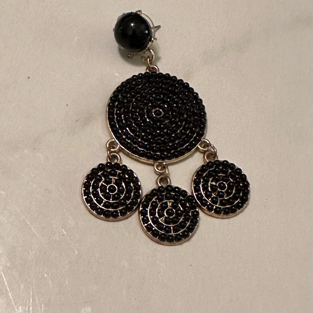 Statement earrings - Picture 2 of 3